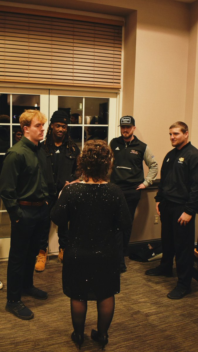 TNTechFootball's tweet image. Getting in the community this weekend 🙌

#WingsUp | #AimHigh