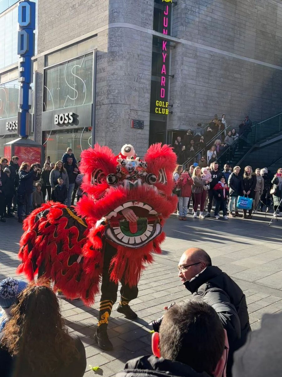 ivy4549606's tweet photo. #ChineseNewYear #LionDance #Liverpool #UKv https://t.co/iM1XiTIt5H