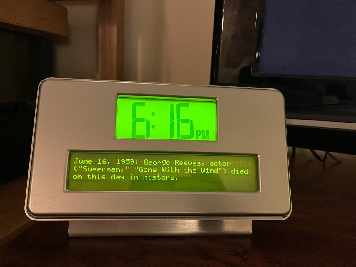unirony's tweet photo. fuck a generative ai, i have Fact Clock https://t.co/OAMLhkZr1y