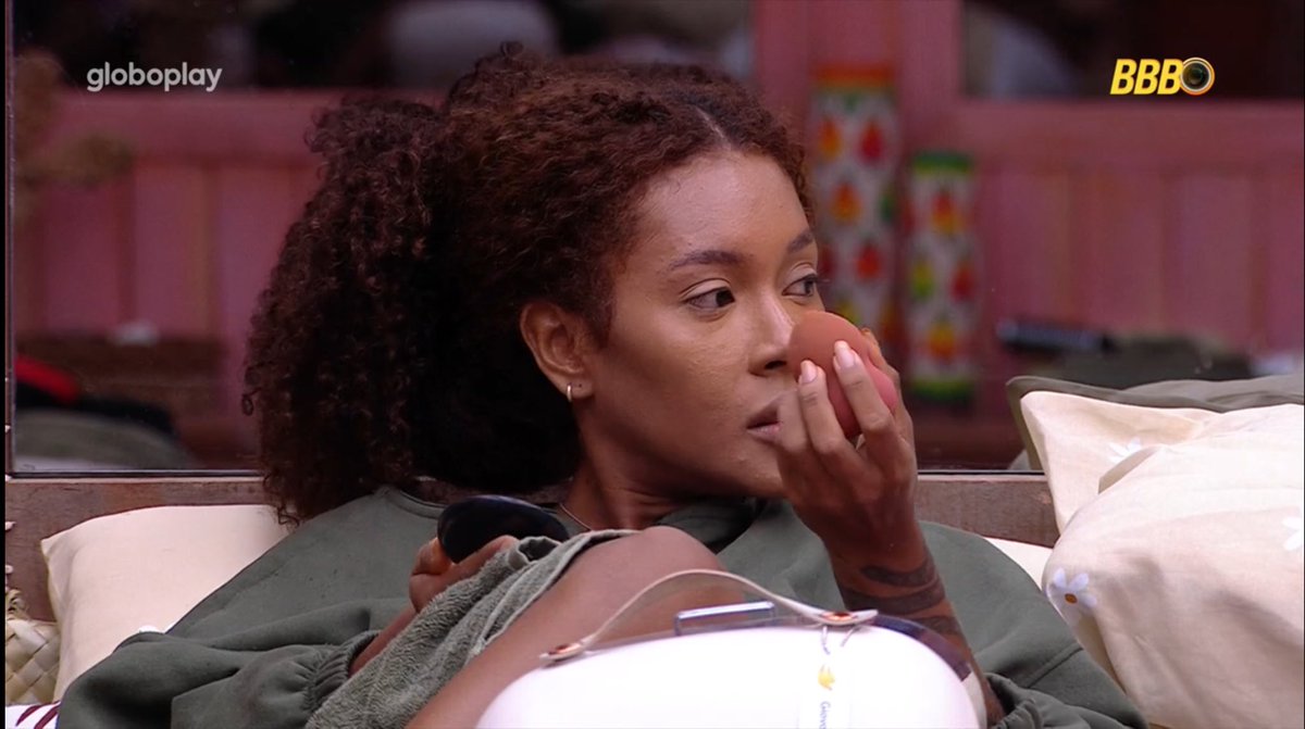 renatasaldanhap's tweet photo. Giovanna: “Entre ficar em uma casa com Edy e Raissa ou Renata e Eva, eu prefiro ficar com Edy e Raissa, que não me estressam.” #BBB25 https://t.co/3Th5SKDPFk