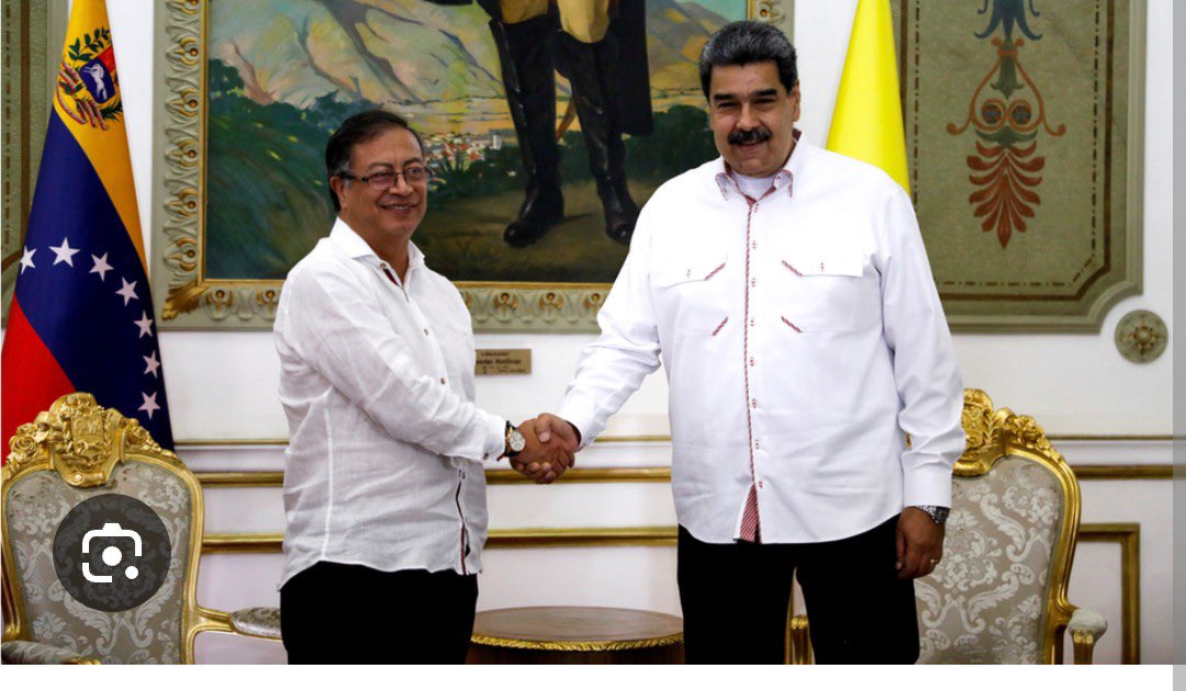 ArgiroCasta888's tweet photo. Todo parece indicar que el LAME CULOS de Gustavo Petro le declaró la guerra a Estados Unidos! 
Como les parece ? Este arrodillado hijo de puta hablando de DIGNIDAD. https://t.co/i7G5c8K7IQ
