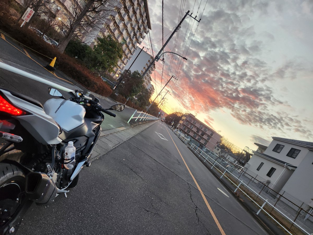 ourananoda's tweet photo. バイク乗りとして軽く自己紹介

性別 : 男
年齢 : 19
住み : 東京
愛車 : 2025 ZX-4R SE
好き : バイク 友達
一言 : バイク乗り全員と仲良くしたいです！お願いします！
#バイク乗りとして軽く自己紹介 
#motorbike
#バイクのある風景 
#Motorsport
#バイク乗りとして軽く自己紹介 https://t.co/FDIiVUD7ac