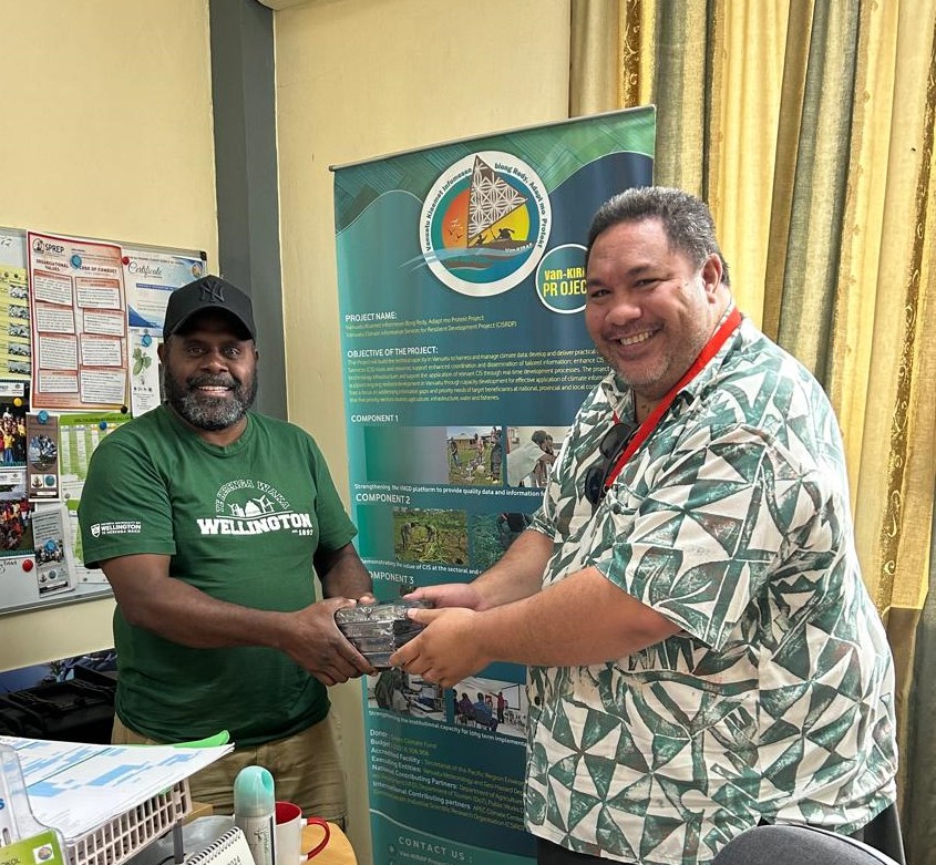 SprepChannel's tweet photo. @SprepChannel through #VanKIRAP has bolstered #Vanuatu's earthquake response with critical data storage support ➡️https://t.co/O7l8fdwHEx
#ResilientPacific #Vanuatu https://t.co/G219xja7al