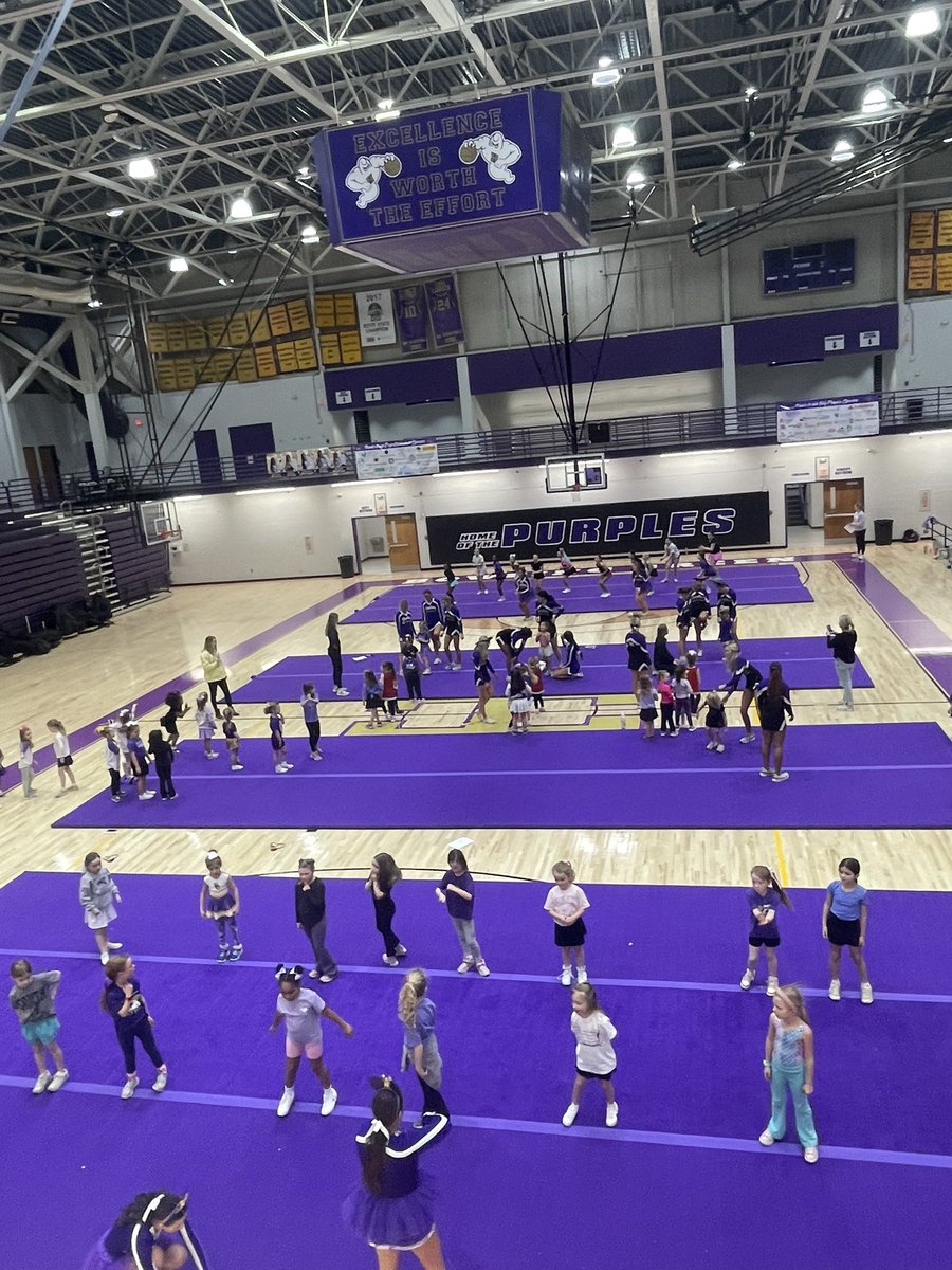 BGHS_Cheer's tweet image. Youth Cheer Clinic! 74 Future BG Cheerleaders 💜💛

📸 @meg9800