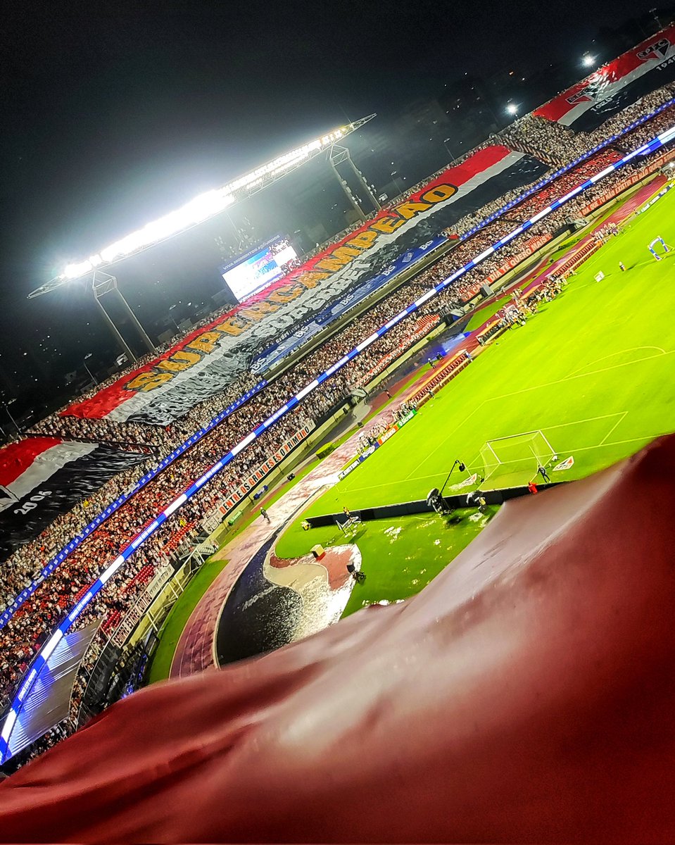 rocha_thi's tweet photo. É o tricolor do Morumbi tá 🇾🇪 https://t.co/48JWhrhK37