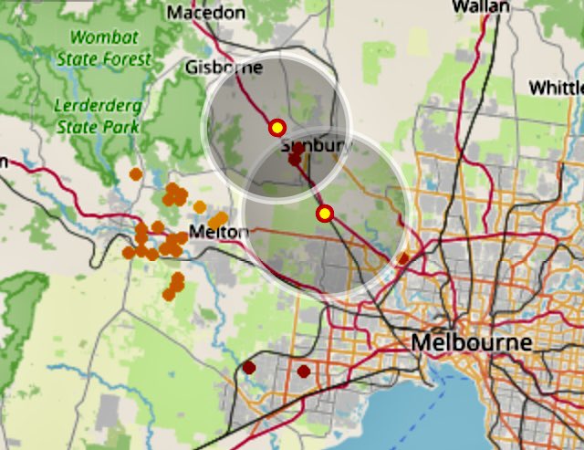 Vkthreepi's tweet photo. Incoming potential #lightning #alert for Melbourne & suburbs. Watch the skies around you. You may see some #aircraft inbound to #YMML & #YMEN holding and/or diverting around the weather. #storms #summer #wx https://t.co/g9tivrOiu9