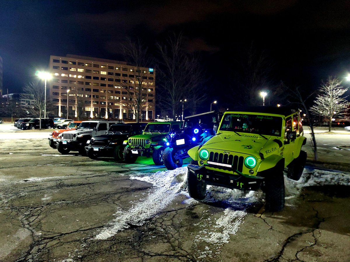 Jeep_Jose11's tweet photo. Midwest Jeep Alliance Hanging Out Last Night 

#SevenSlotBattalion #MidwestJeepAlliance #IllinoisJeep #FollowMe https://t.co/rYcu8i5GVU