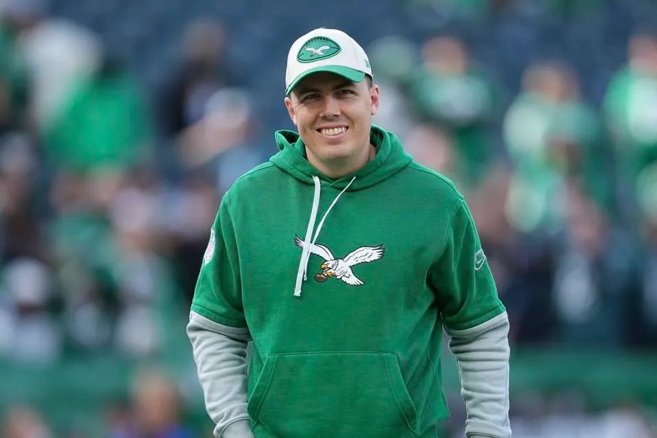 KingDavid0357's tweet photo. Kellen Moore leaves the Dallas Cowboys organization &amp; Head Coach Mike McCarthy takes over play calling. 

McCarthy’s contract was not renewed &amp; Moore is headed to the 2025 Super Bowl!

The Cowboys are at home watching.

#NFL  #Raisehail #FlyEaglesFly #playoffsNFL #DallasCowboys https://t.co/IA8T8bT82H