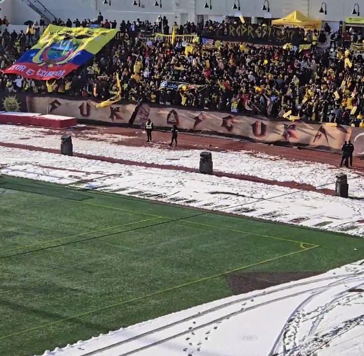 Represionarios's tweet photo. La De Los Puños 🇪🇨🇺🇸

SUR OSCURA EC https://t.co/heUjlUufwK