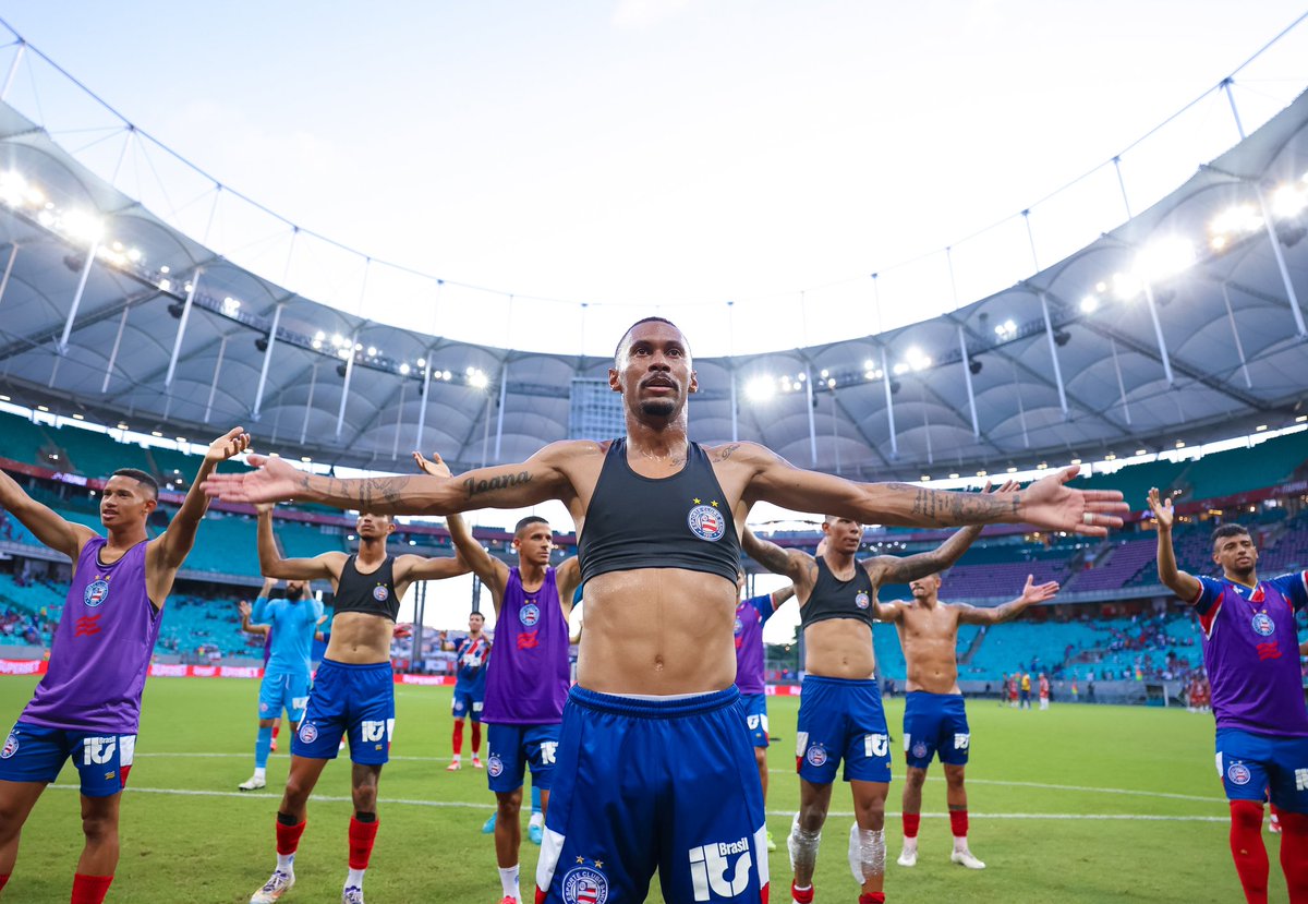 ecbahia's tweet photo. 🎶 E DAAAAAALE-DAALEÔÔÔÔÔÔ! #BahiaÉOMundo #BBMP https://t.co/t7KlebZ62q