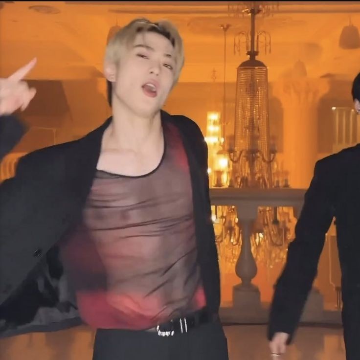 ratedjjh's tweet photo. Jaehyun - KISS https://t.co/ayuAXv7KRG