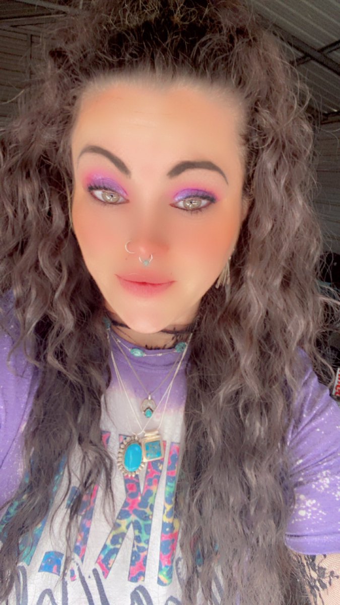 Aprilcryptohoe's tweet photo. When iam crypto rich iam going to buy my own building for me to sell all my sterling and turquoise in and pay my house offf what will you do ???? https://t.co/p5e2LJH2nG