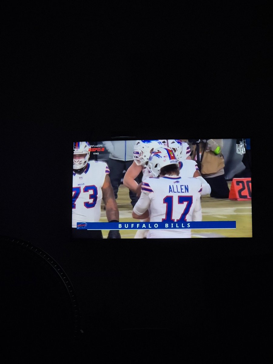 deinha95_'s tweet photo. Bora de teste pra cardíaco, 2 times incríveis, um que amo de paixão e outro que veio com tudo. Lets go. #NFL #NFLnaESPN https://t.co/IgbV4WxKG0