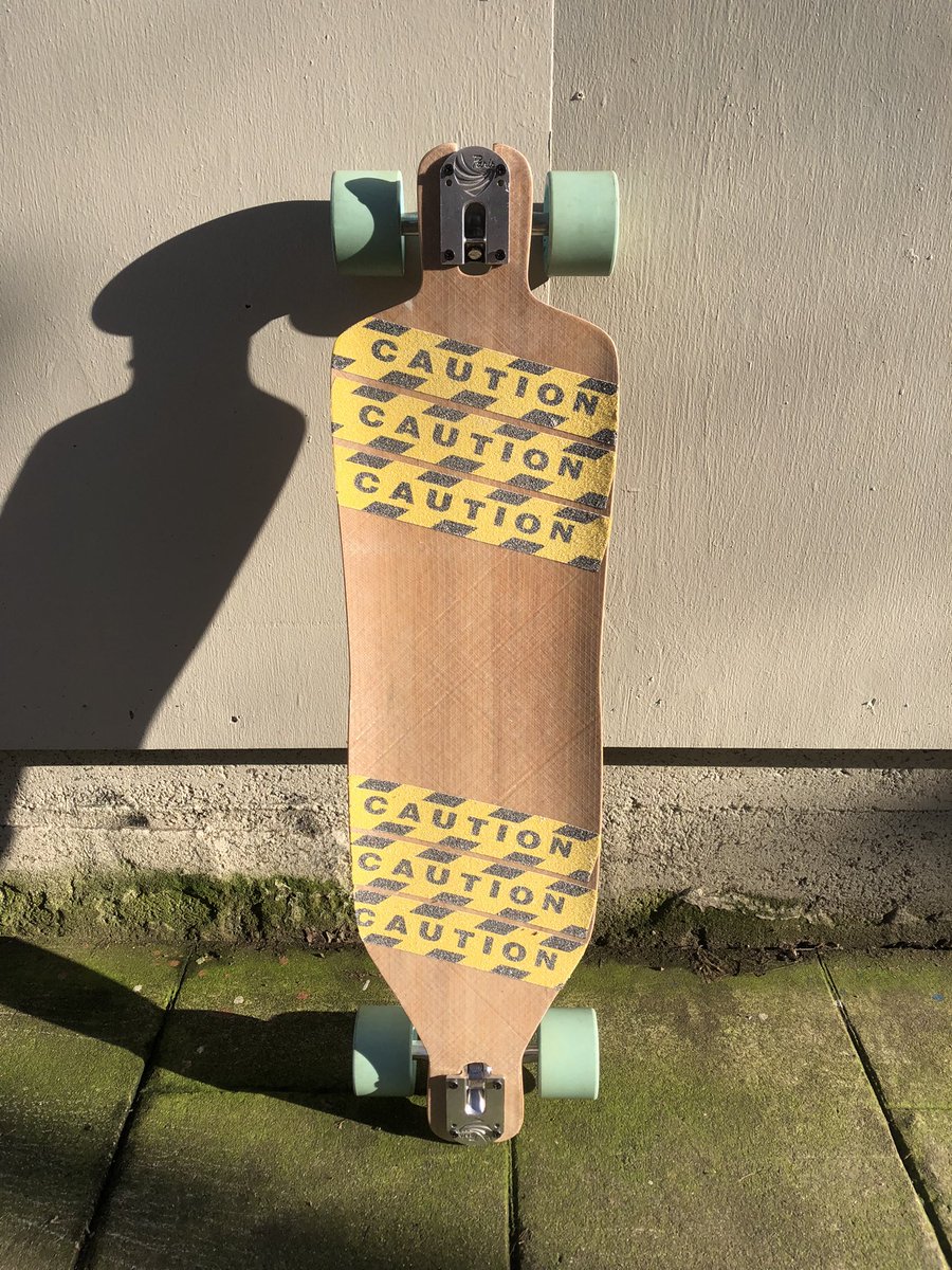 Flatspot_Shop's tweet photo. Really enjoying the new Rocket Longboards Rambler V2. This is the Flex II with great snappy firm flex to pump and carve some medium LDP, cruise and commuting. #longoarding https://t.co/8sle3tQkyL