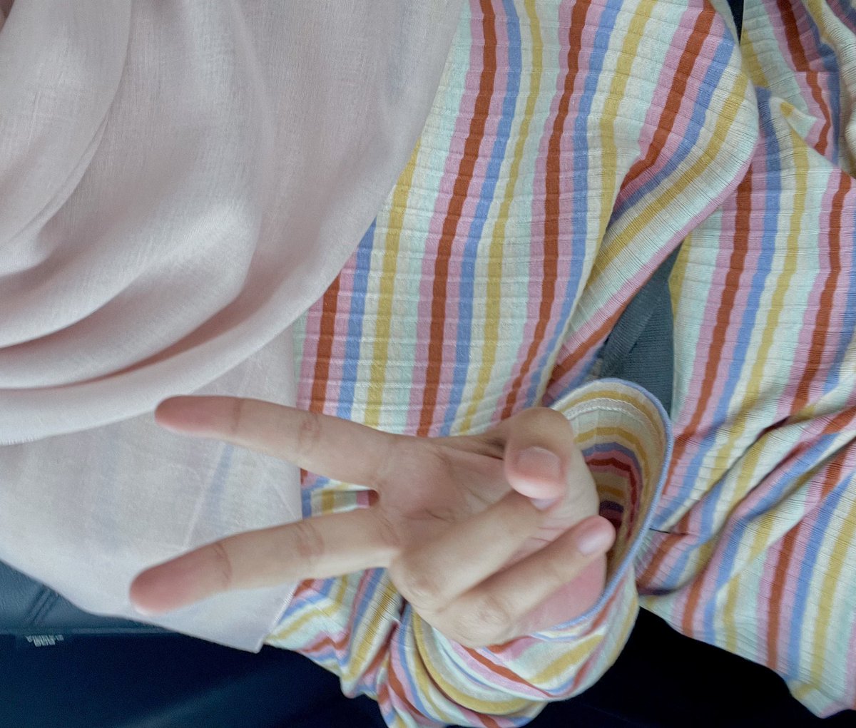 hrtthr0b's tweet photo. its still JANUARY guys 😔😔😔😔 D-12 until #Mahee&IristakesJKT ((still working on the hashtag)))) — kaja lets meet in 🇮🇩
people from work called me 🇰🇷gal YEOBOSEYOOO 🤙🏻📱been listening to HAPPY ALONE 🔂🔂🔂 i luv mah team (13) i luv my mootz ♡♡♡ https://t.co/Rzj2FESpII