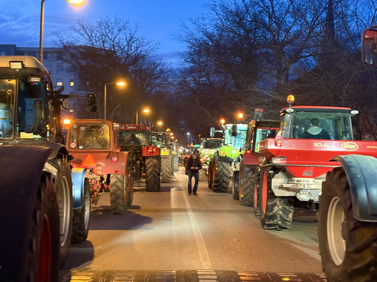 Najmasovniji protest u Subotici, 26. januar. Prilog sa protesta: suboticke.rs/vesti/najmasov…