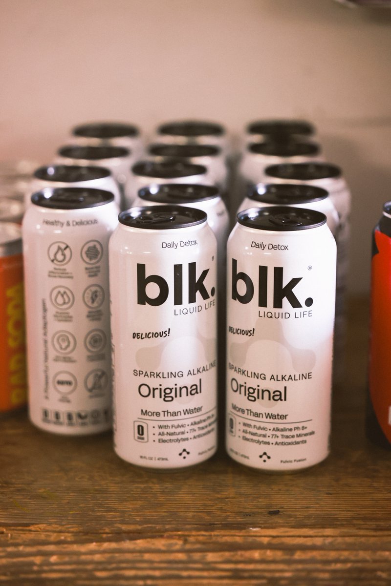 Elevate your hydration with blk. sparkling water – the same purity you love, now with a refreshing fizz. Crisp, bubbly, and packed with minerals for a new level of hydration. ✨💧