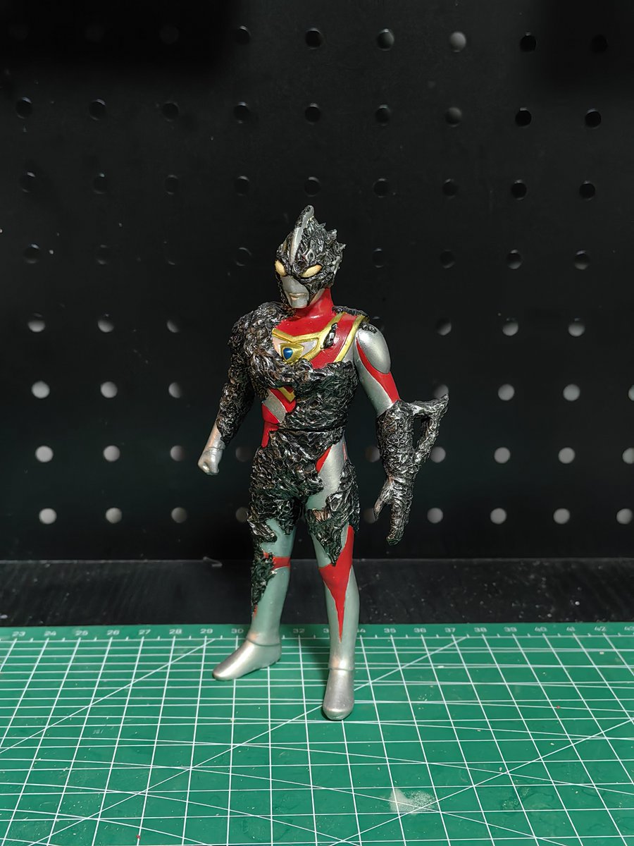 ウルトラマンガイア V3 リペイント edward101059 (@edwardtai101059