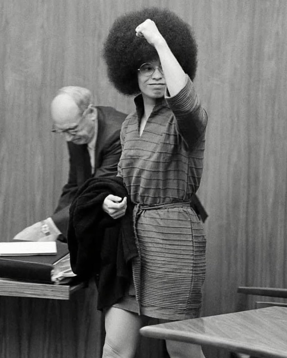 FemmeItForward's tweet photo. "The only weapons that make me dangerous are my mind, mouth, and pride which will surely educate you" ~ #AngelaDavis
Happy birthday to the legendary #AngelaDavis A true revolutionary, and a constant reminder that the fight for justice is never over ❤️
✨#FemmeitForward✨ https://t.co/bHqdvu6XdO
