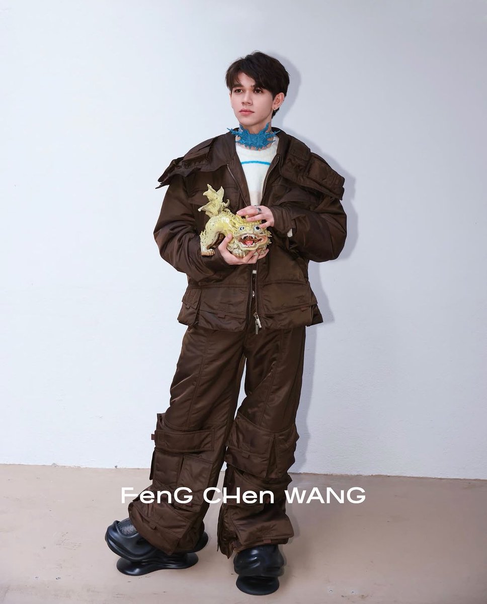 CaelanJPFC's tweet photo. ケーレン for Feng Chen Wang Paris Fashion week ✨️

🔗 https://t.co/80krrNMBX3 https://t.co/QEAvadetBI