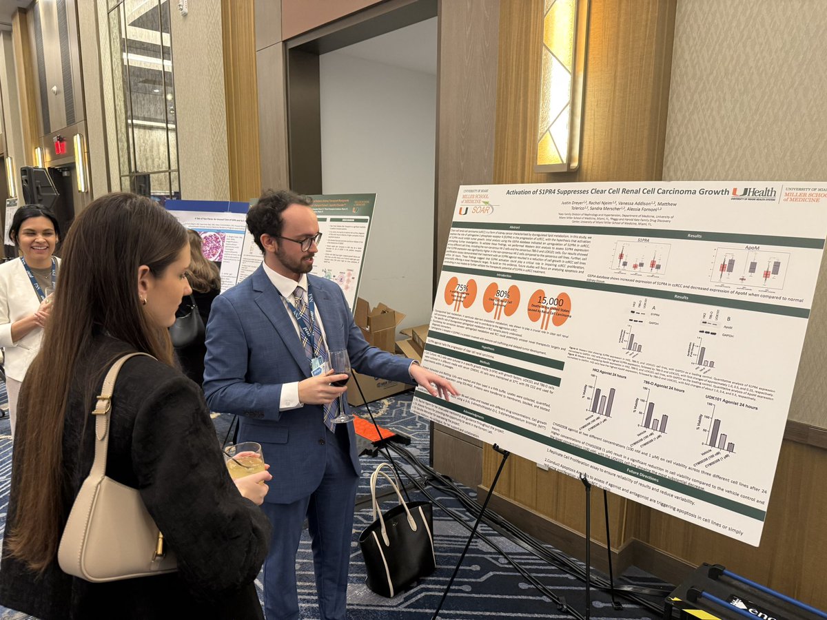 Another great Florida Society of Nephrology meeting in books! Dr. Alexis Sloan took 10 MS2 medical students to present and attend. 💪🏽🙌🏽