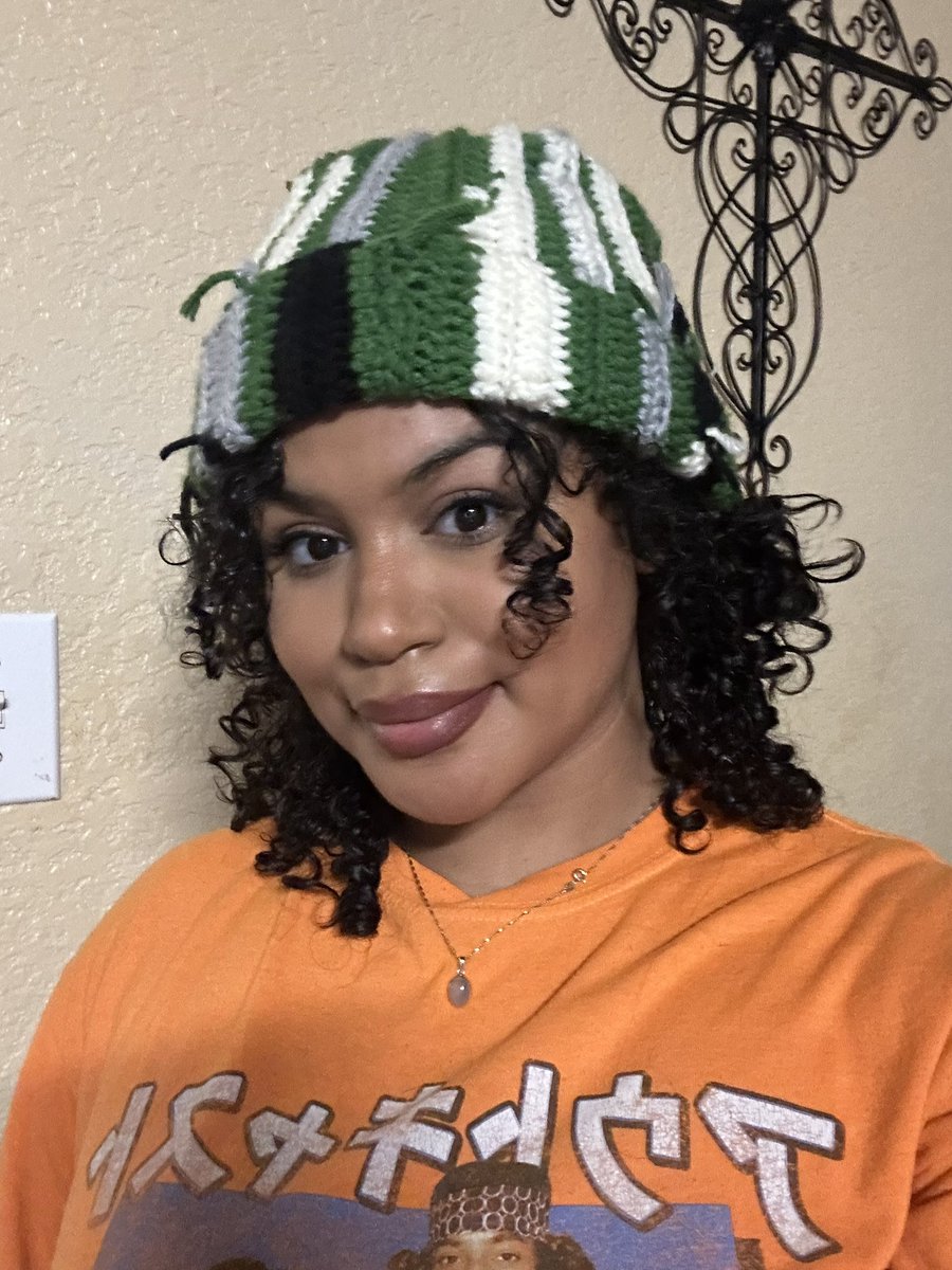 Finished it right as the game ended. I also got the wrong color or green 😭😭