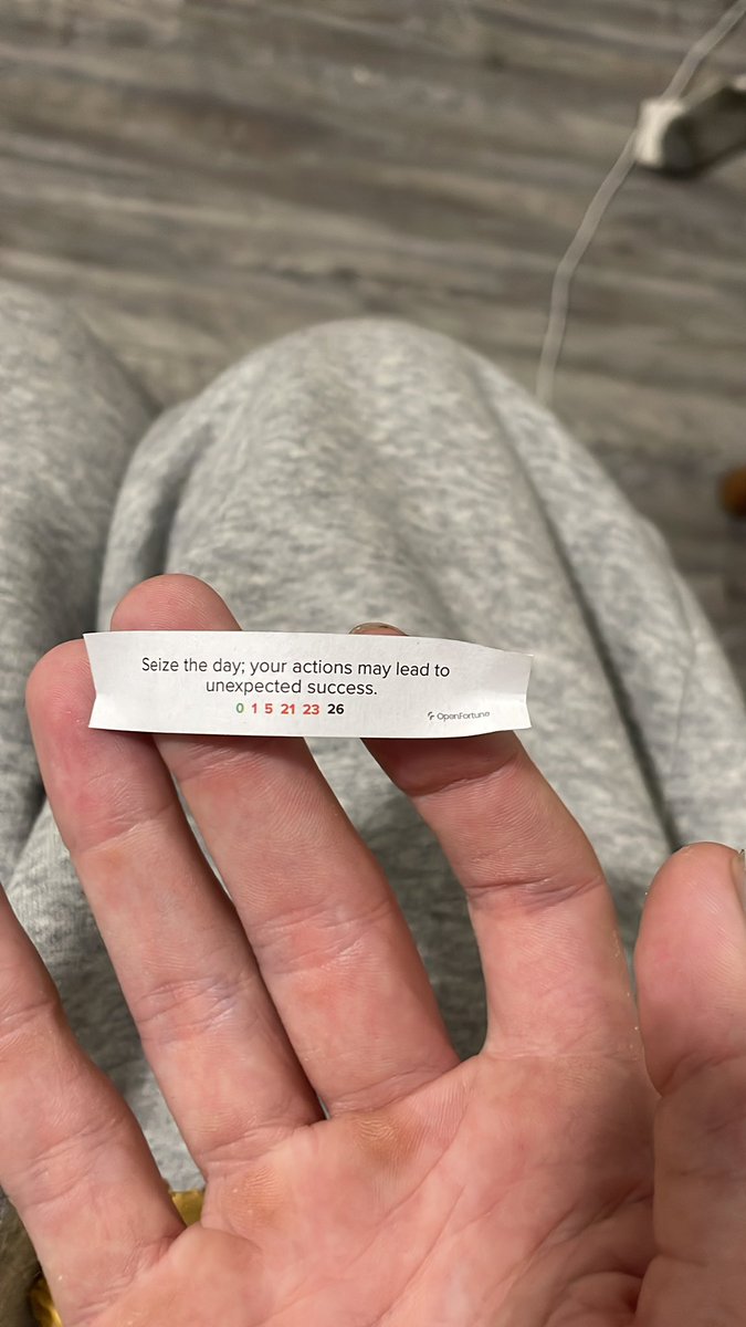 Stay_Chunky's tweet image. Lmfao I got this as my fortune from the Chinese I got. 

HAHAH