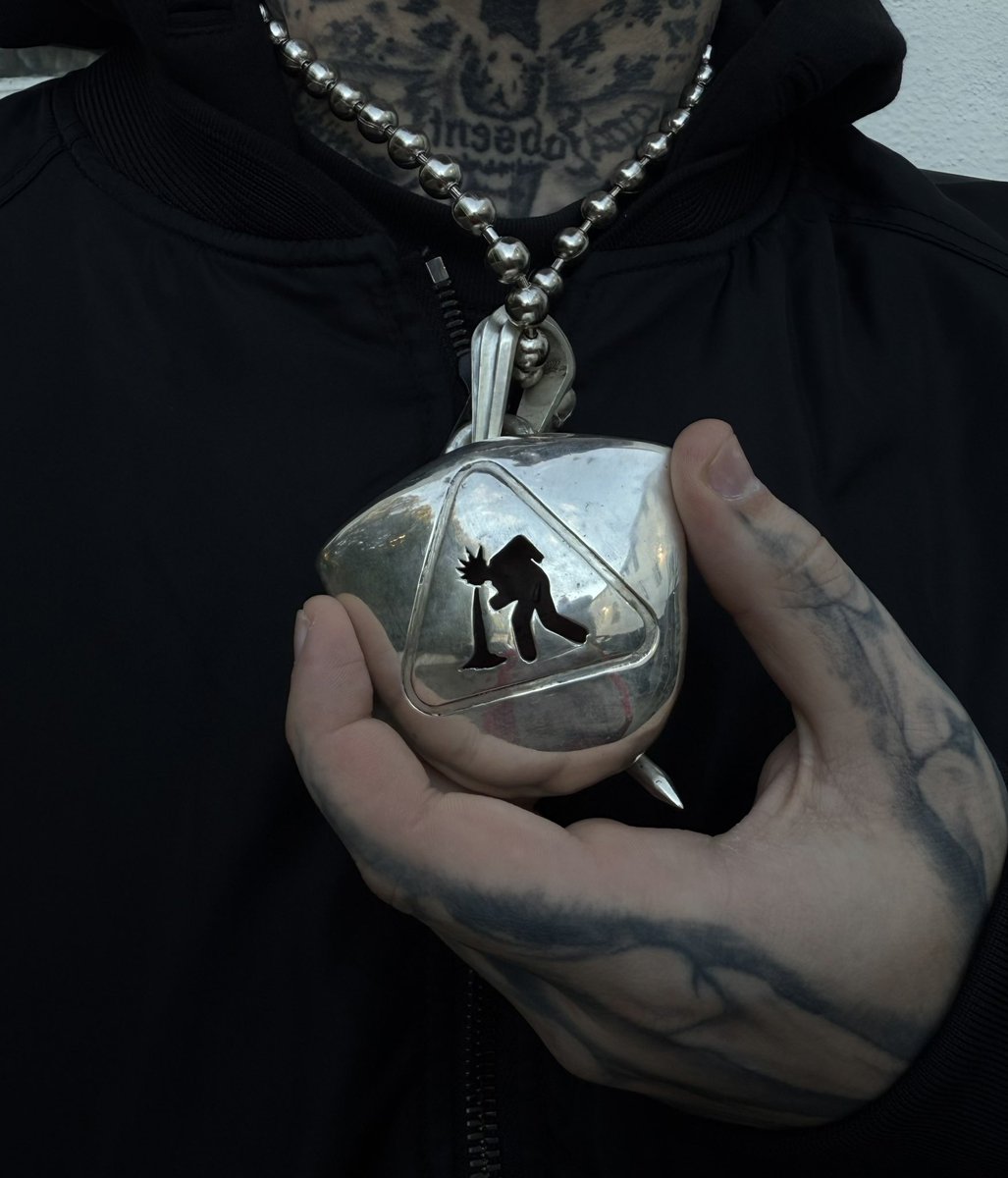 Turning All My Graphics Into Chains .