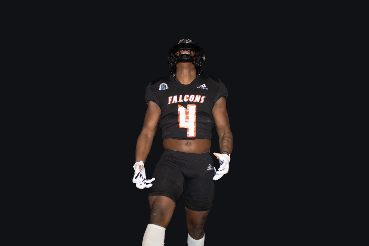 Kaden_Edwards2's tweet photo. Had a GREAT time on my official visit @UTPBFootball 🧡 Thanks again for having me @CoachK__Mac @CoachShaw_Jake @CoachGollman  #FAMILLY https://t.co/Fg4H1a68qA
