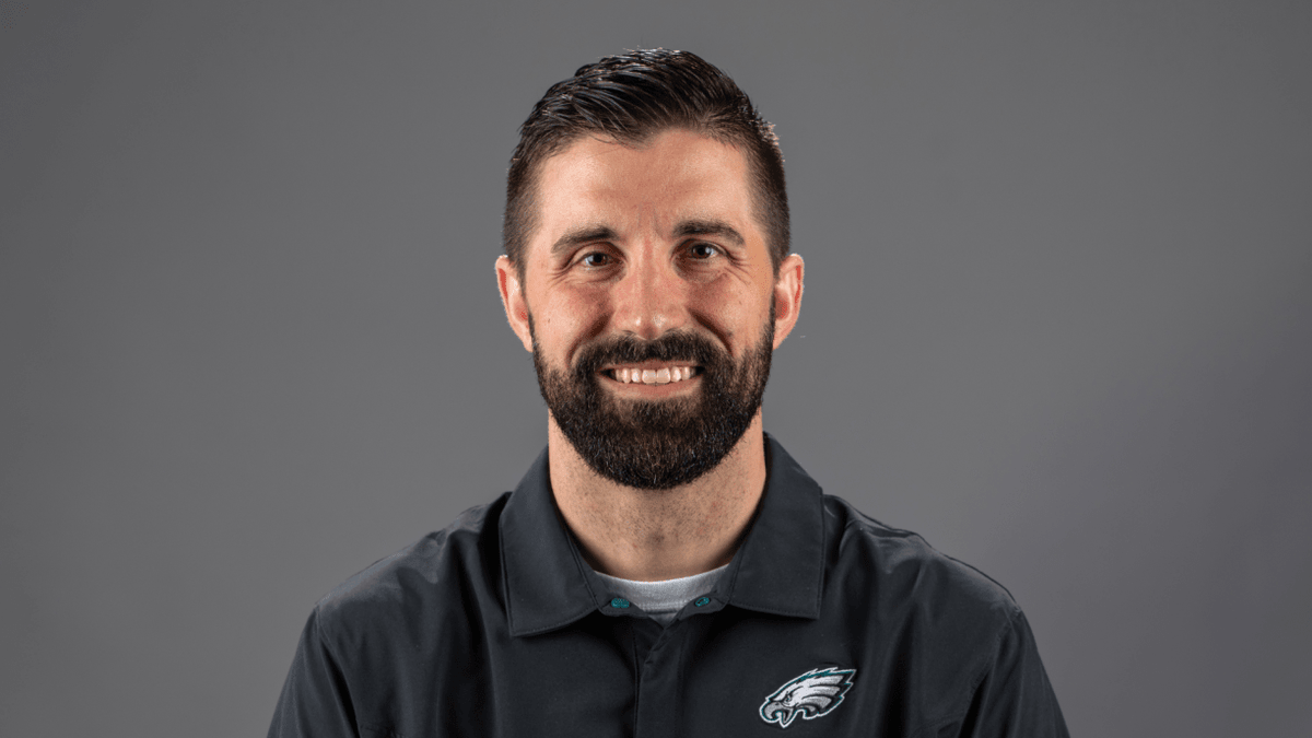 UMDBulldogs's tweet photo. Former Bulldog Football Standout Tyler Yelk will Make First Super Bowl Trip as Part of Eagles Coaching Staff

More on Yelk: https://t.co/tFDUOt3A2s https://t.co/eV2cAgjwgJ
