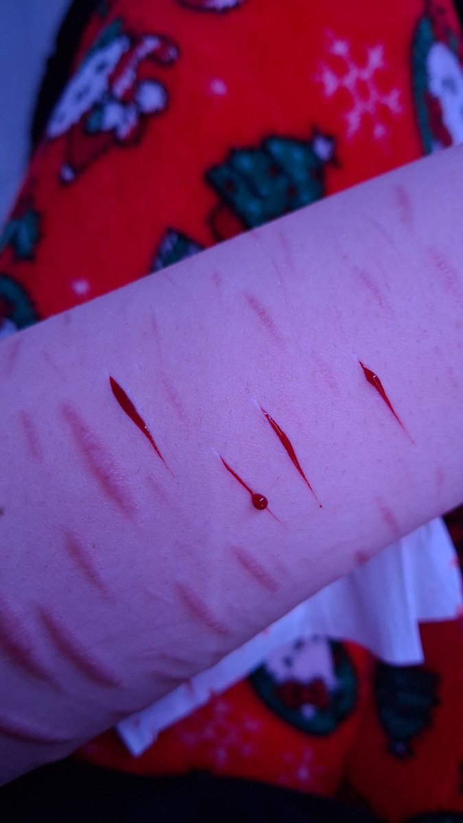 i'm so fucking disgusting i hate myself