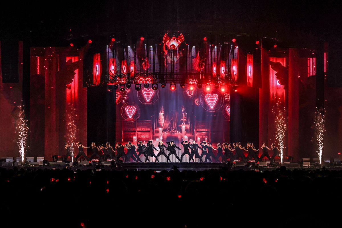 oricon's tweet photo. ENHYPEN、19万人動員の日本ドームツアー終幕🎊
���タジアム公演開催をサプライズ発表
「次のステップに進む1年にしたい」

🔻ライブ写真＆レポート
https://t.co/bMH12PXFRi

#ENHYPEN #EN_WORLDTOUR_WALKTHELINE #WALKTHELINE_IN_JAPAN https://t.co/9DMVmvSGFw