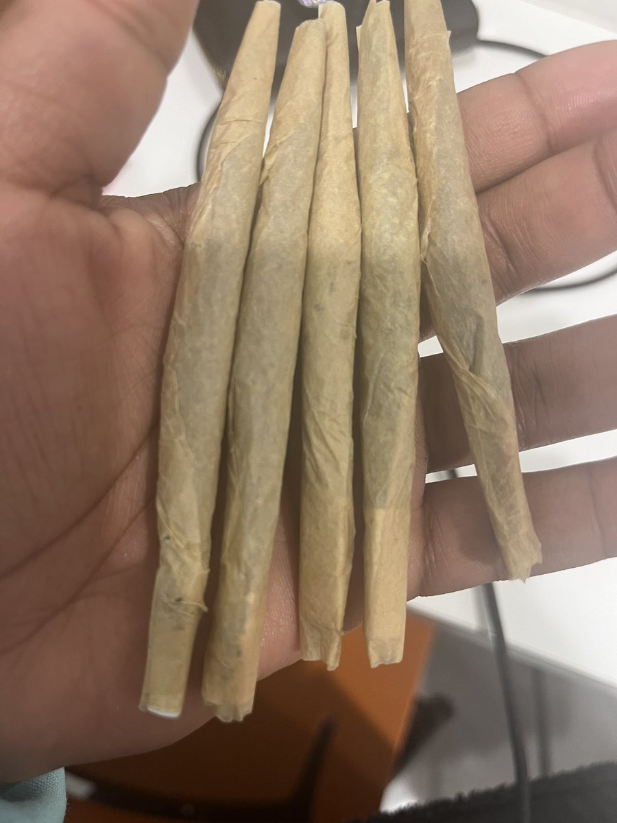 NEEK_NIQ's tweet photo. Who smoking with me ? 👀 https://t.co/dCB8iq3tDb