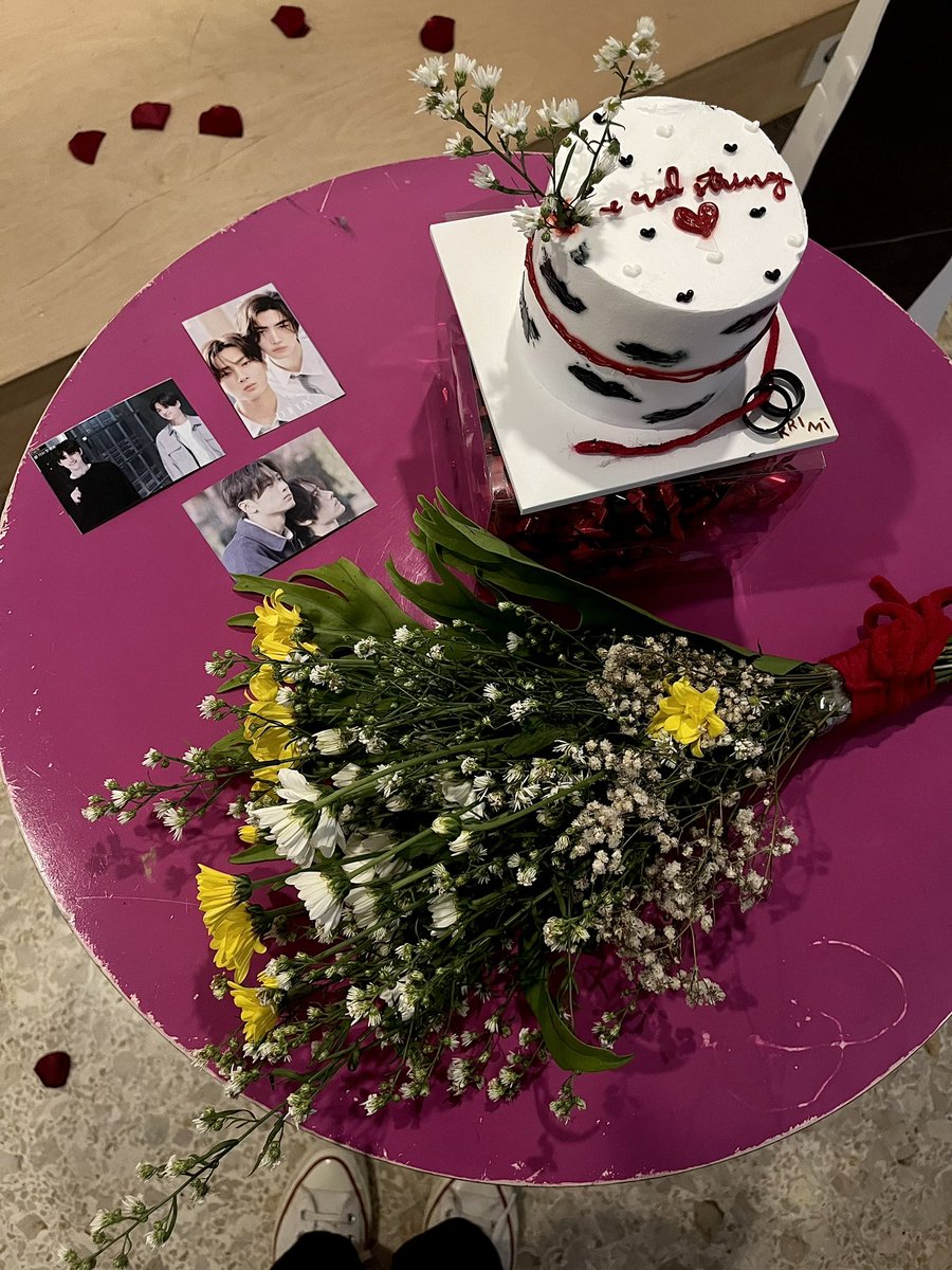 jehuniez's tweet photo. thank you *:・゚✧*:・₊˚♡゚ @theredstringjs
#theredstring_jayhoon #흑백즈_soulmate https://t.co/XHRlnsabNs