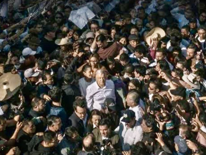 siempre97417829's tweet photo. #EsUnHonorEstarConObrador ❤️💯 #ClaudiaPresidentaDeMéxico https://t.co/G8T16qrjDa