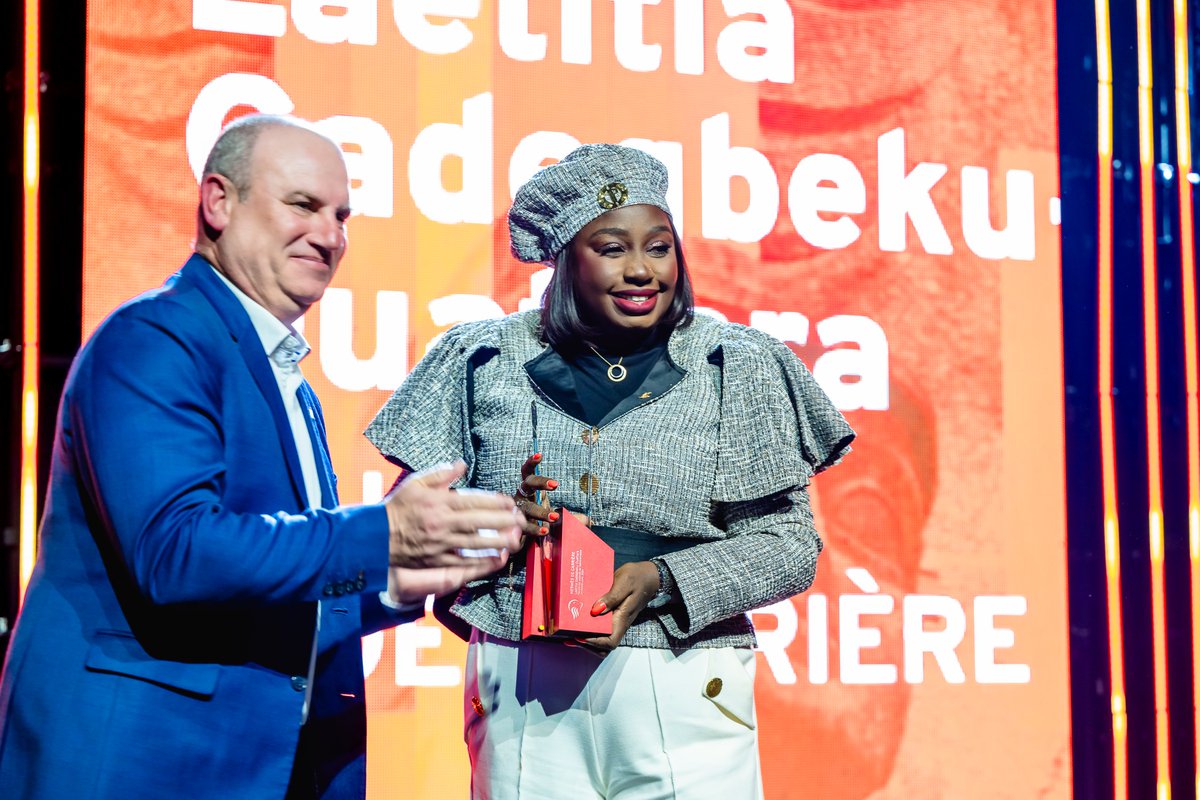 GadegLaety's tweet photo. C'est avec beaucoup d'émotions que je partage avec vous les images de la cérémonie des PRIX HERMÈS, la plus haute distinction décernée par la FSA ULaval  de l'université Laval, cérémonie qui souligne des carrières exceptionnelles de diplômés de cette prestigieuse université. https://t.co/AfgFdQ4ZMg