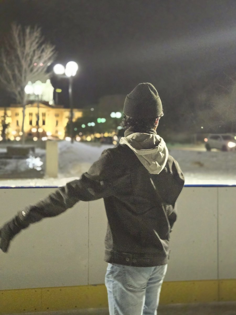 rautvipul14's tweet photo. Skate ⛸️ 

#frost #frostwascana https://t.co/mxlNdmEUYt