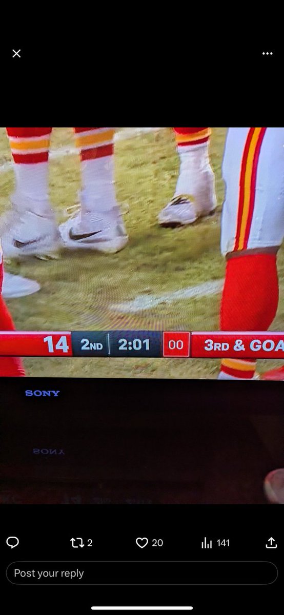 ClutchChris18's tweet photo. But #therefs don't want the KC to win right? This is such fucking bullshit https://t.co/gJW5eu2t3C