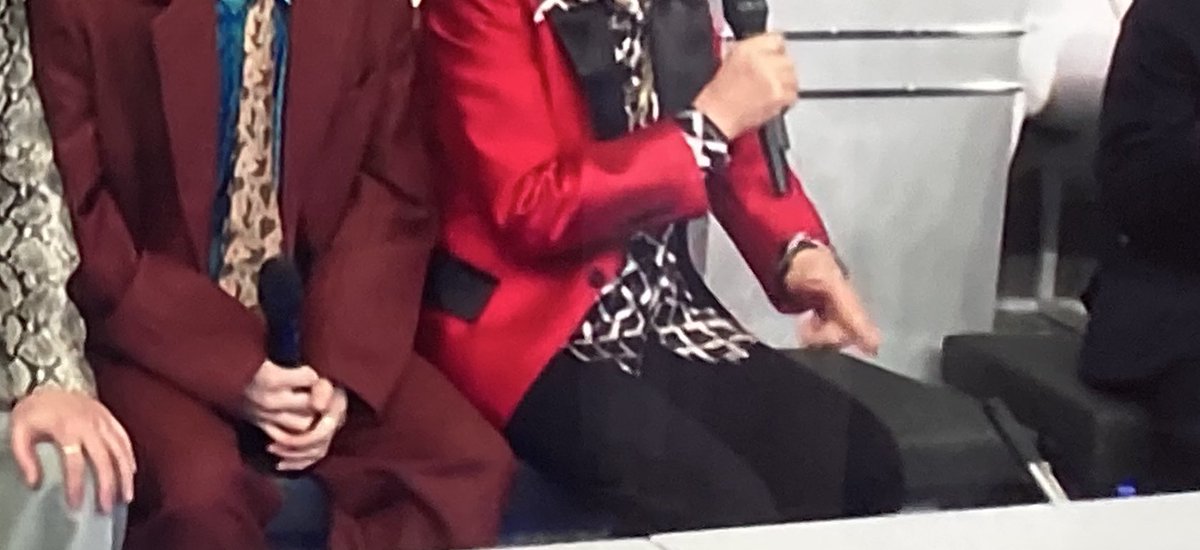 Sa06030827's tweet image. Mステに出ることへの緊張。分かります。
しかしめんさんと臀部と臀部が接触しとることが
個人的に一番緊張案件でしかない本気
で。臀部びったびたに汗かく自信しかないよあっこさん羨ましい(黙

(今頃録画みてますだめ６面)
(しかし想太君雄大君いつ聴いても圧巻の歌唱力)

#Da_iCE
#FUNKEYS