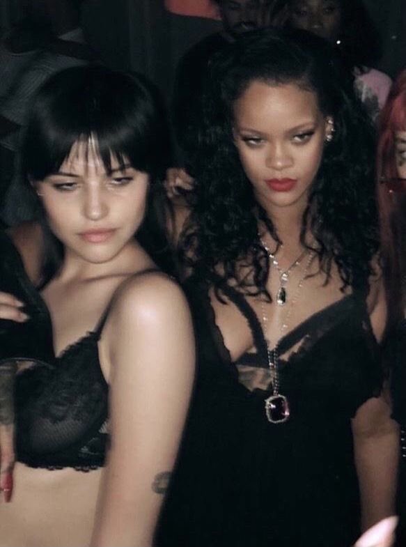 molly_wayout's tweet image. Sometimes I just look at this photo and think about how iconic it is