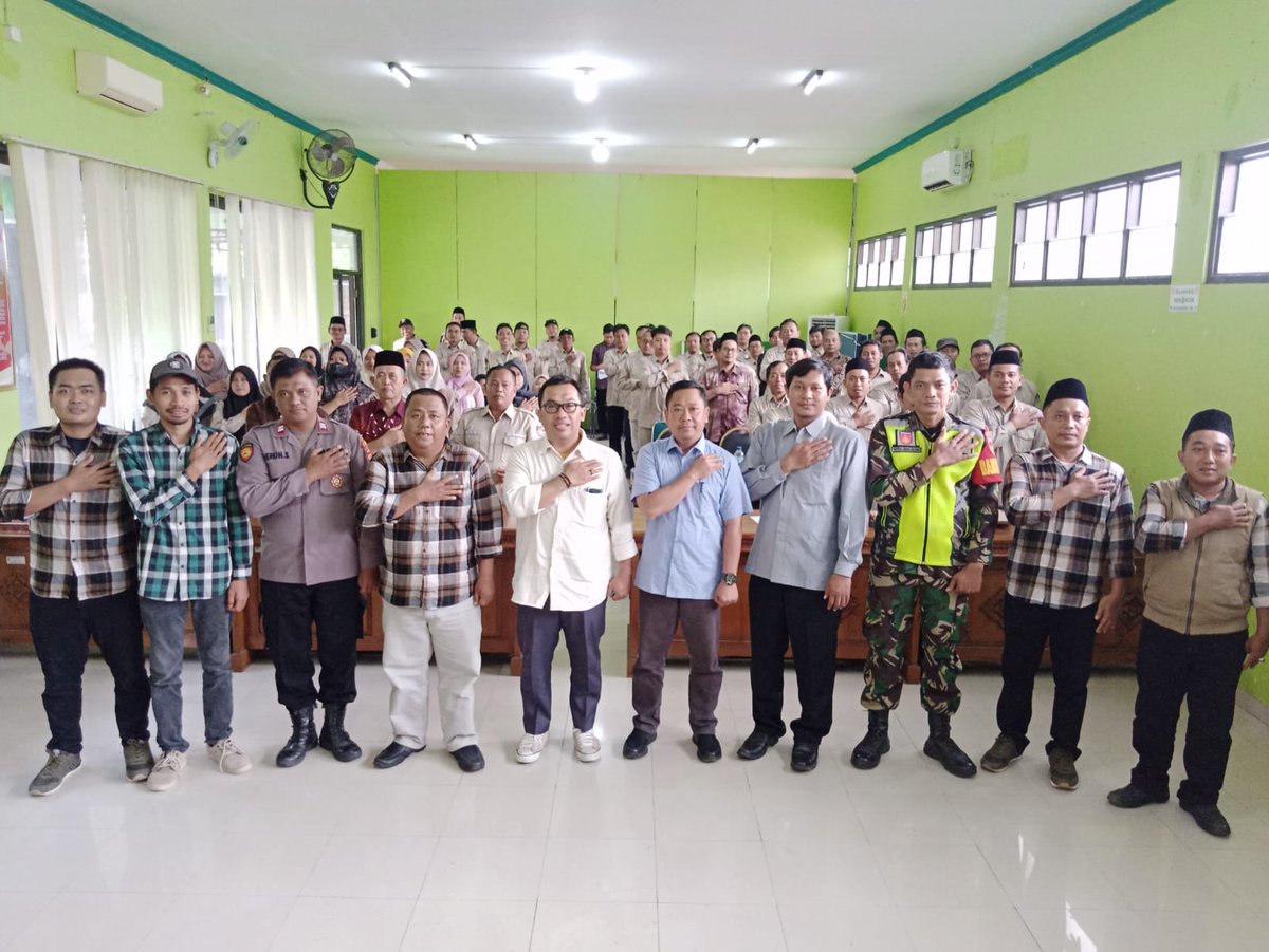 pps_mutihkulon's tweet photo. Ahad(26/1)
#temanpemilih,
PPS Desa Mutih Kulon mengikuti Rapat Kerja Evaluasi Penyelenggaraan Pemilihan Serentak Tahun 2024 Tingkat Kecamatan Wedung se Kabupaten Demak di aula Kecamatan Wedung.

#ppsmutihkulon
#ppkwedung https://t.co/yXI4QnLDxI