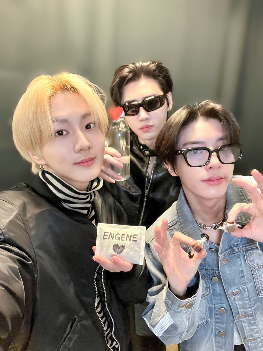 Kesayangan kabeh. Yang belakang alay bener
<a href="/jcaeyoon/">࣪</a> <a href="/jundgwon/">✿</a> <a href="/Sunghgoon/">Hoon</a>