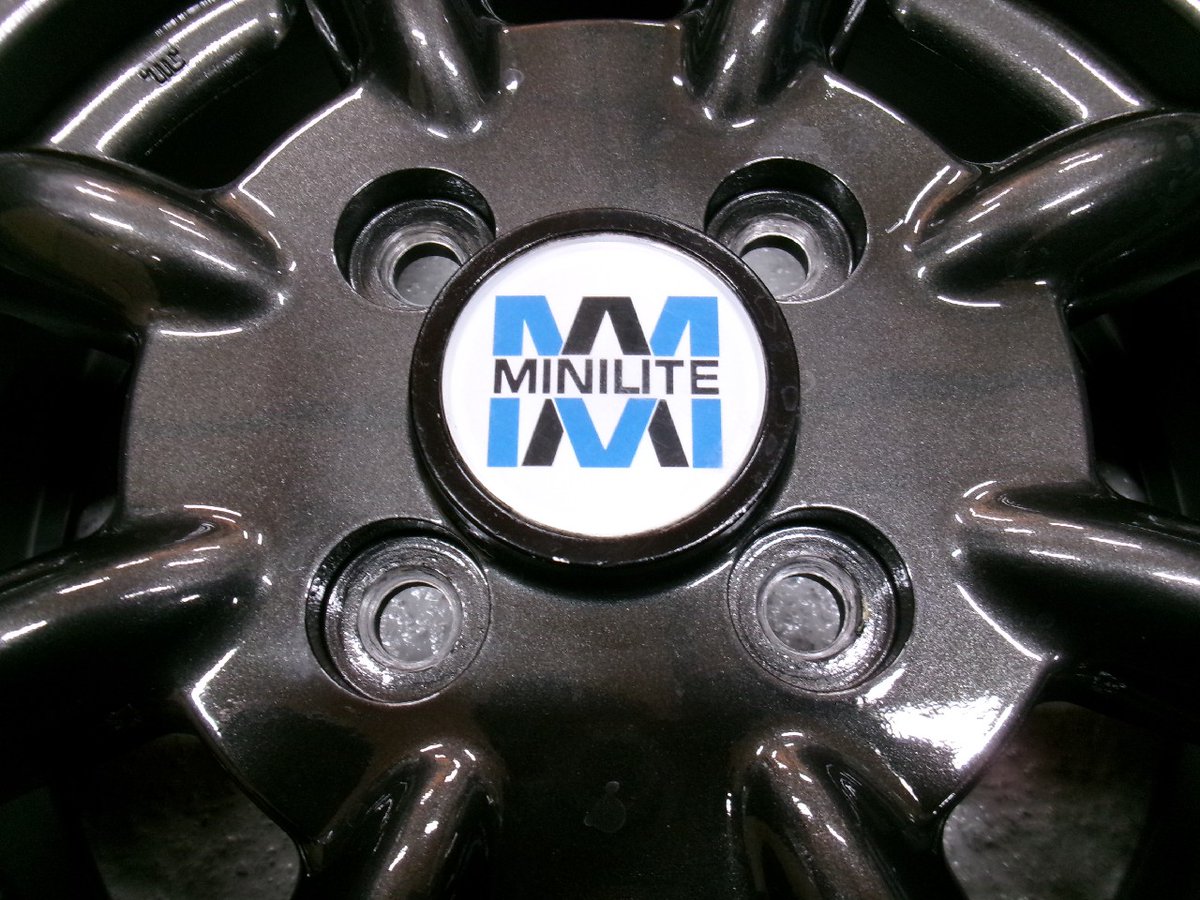 i_parts_info's tweet image. スバル純正MINILITE/DL13インチ4本

タイヤ：DUNLOP　エナセーブ EC204 2023年製
残り溝 :6.5ｍｍ程度

センターキャップ2個ツメに破損がありテープで固定されています。

商品番号：02-202184
販売金額：¥29,800-

＃MINILITE ＃13インチ #スバル