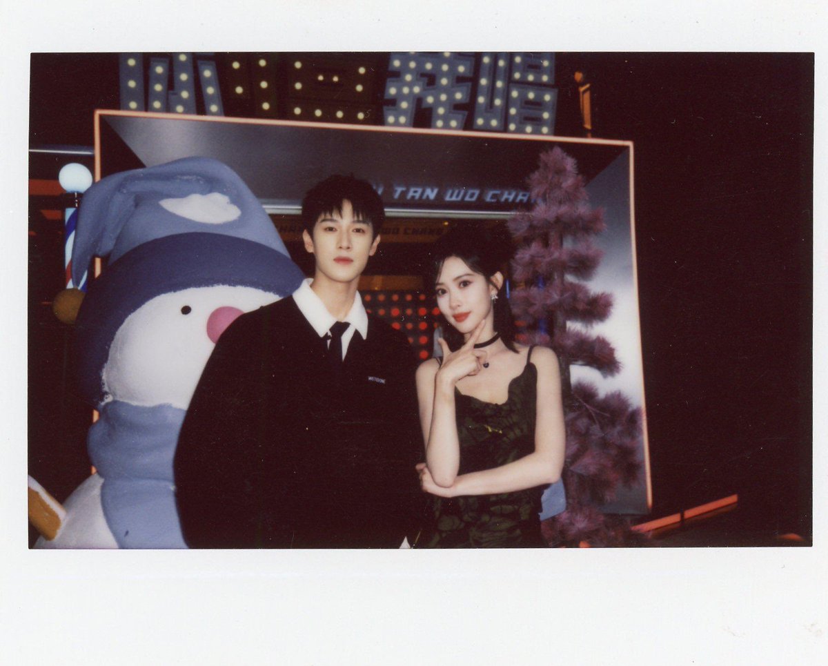shilitaohua22's tweet photo. My favorite 2024 drama cps looking absolutely adorable. Thank you Hi6! HELLO ZHAOZHAOMOMO AND PEIRONG!!! 🥹🫶

#Blossom #ThePrincessRoyal #MengZiyi #LiYunrui #ZhaoJinmai #ZhangLinghe https://t.co/JTf9AkFt7H