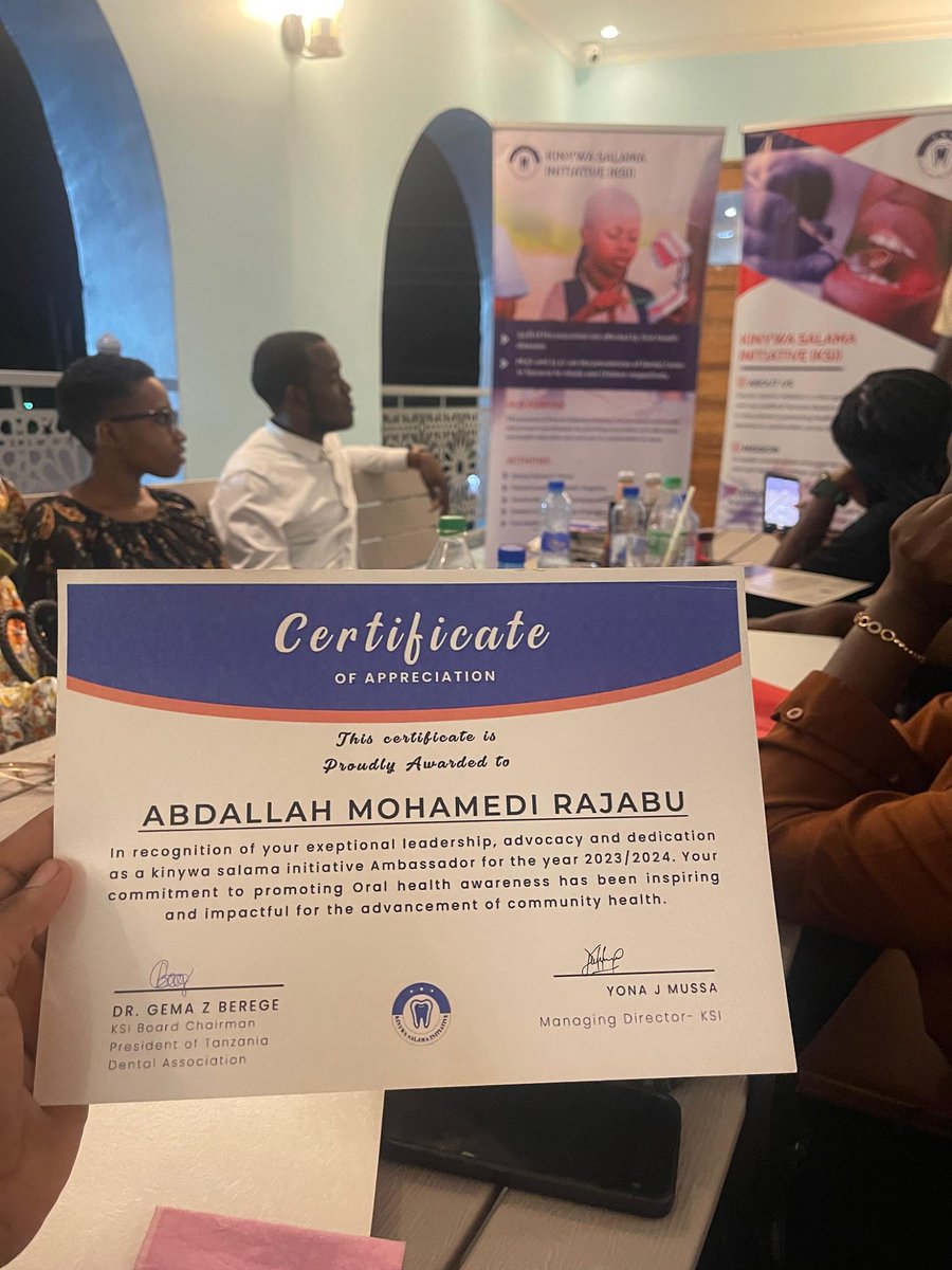 Dr_Alwatan_DDS's tweet photo. On Saturday @Kinywasalama team  had a meeting to Recognize his  members for the good work in 2024 and planning the Trajectory for 2025
Thank you for the  recognition.
Also we had a chance to welcome new volunteers who complete their trainings few weeks ago.. 
#oralhealthpromotion https://t.co/GgSr9kgkC2