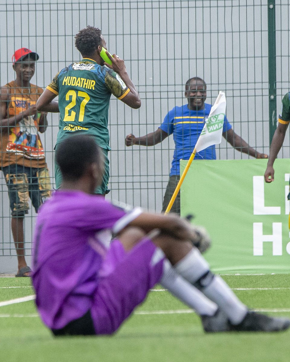 muvibe6's tweet photo. Israh ➡️ Muda = ⚽️

📸 || @muvibe6
#VibeLaPichaLiendelee📸 https://t.co/hmuIeauFfH