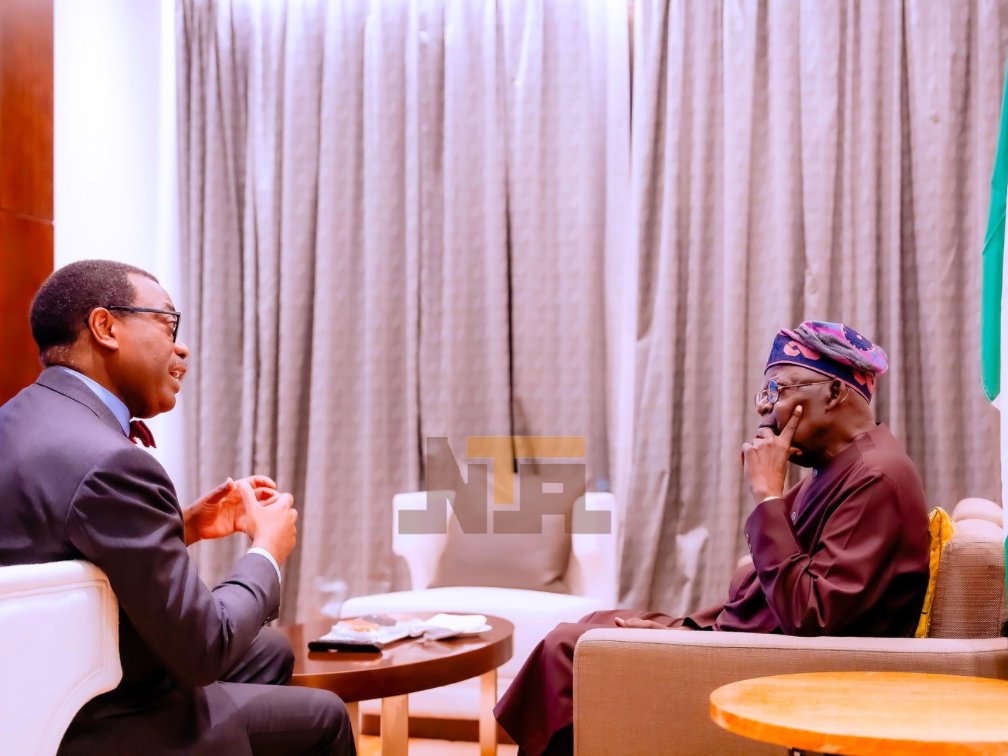 NTANewsNow's tweet photo. President of the African Development Bank, Dr. Akinwumi Adesina, warmly welcomes President Bola Ahmed Tinubu of Nigeria to Dar es Salaam, Tanzania, ahead of the joint African Development Bank and World Bank Group Mission 300 Africa Energy Summit. Sunday, January 26, 2025. https://t.co/PT0hmOukWT