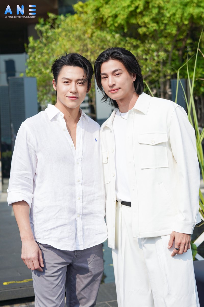 ANiceEnt's tweet photo. "หมาก ปริญ - กลัฟ คณาวุฒิ" ร่วมพิธีบวงสรวงภาพยนตร์เรื่อง “วันทอง” (Working Title)

#หมากปริญ #MarkPrin #Mark_prin
#GulfKanawut #กลัฟคณาวุ��ิ
#วันทอง #WorkingTitle
#บวงสรวงวันทอง
#BlackDragonEntertainment https://t.co/jCBot8lIJV