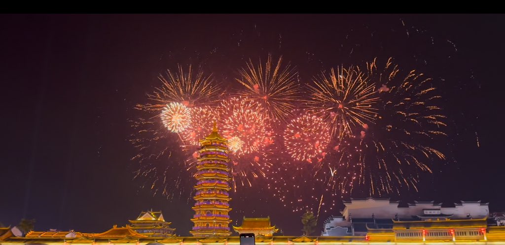 Yaz889's tweet photo. Happy #CNY2025 https://t.co/XgfYFCnXYo
