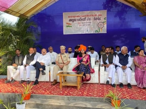 GP_PIPLI's tweet photo. આજ રોજ 76 માં પ્રજાસત્તાક દિનની તાલુકા કક્ષાની ઉજવણી કેશોદ તાલુકાના પીપળી ગામે કરવામાં આવી. સુશ્રી વંદના મીણા, IAS ના વરદ હસ્તે ધ્વજવંદન કરવામાં આવ્યું. ઉત્કૃષ્ટ કામગીરી બદલ કર્મચારીઓ ને પ્રમાણપત્ર આપવા માં આવ્યા.@TdoKeshod
 @esdmkeshod
 @mamkeshod
 @DdoJunagadh
 @collectorjunag https://t.co/ganTqqWbuy